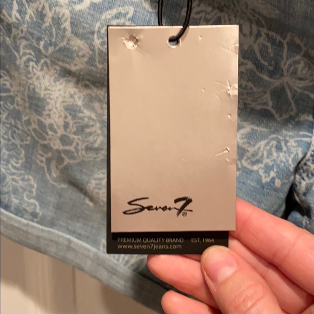 Seven shorts brand new - Picture 4 of 5